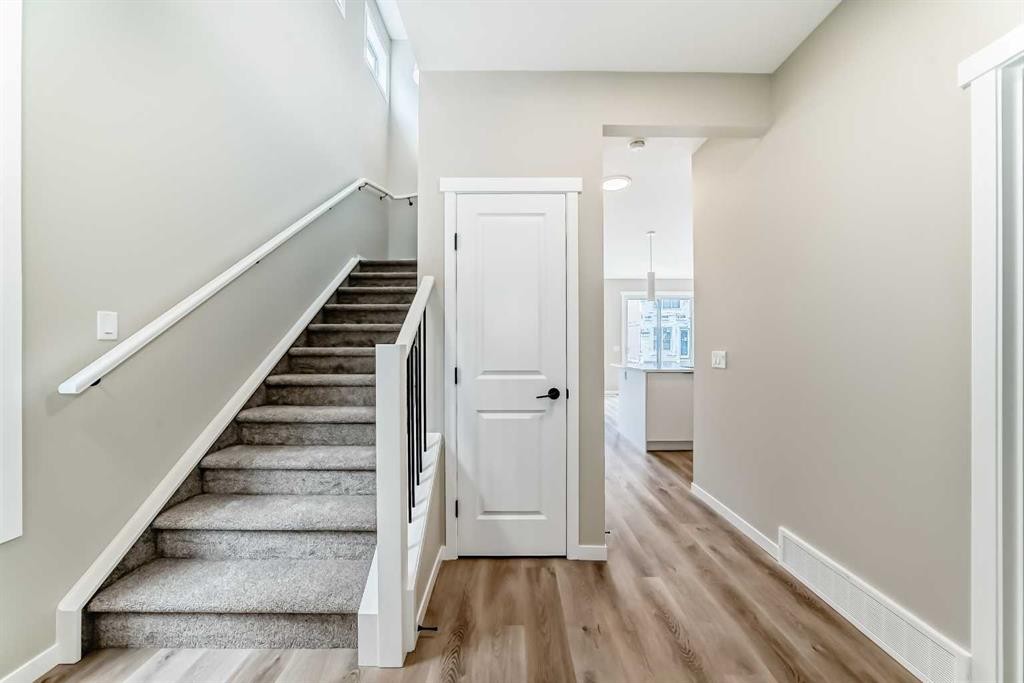 1085 Sawgrass Link Nw, Airdrie, AB - Indoor Photo Showing Other Room