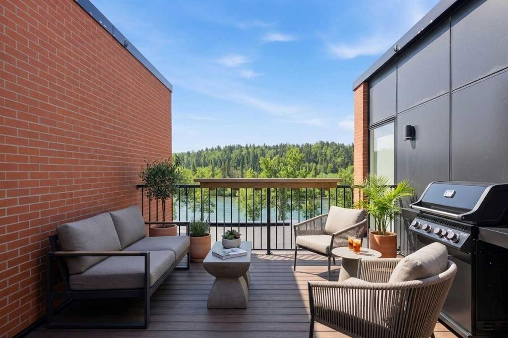 3012 Parkdale Boulevard Nw, Calgary, AB - Outdoor With Deck Patio Veranda With Exterior