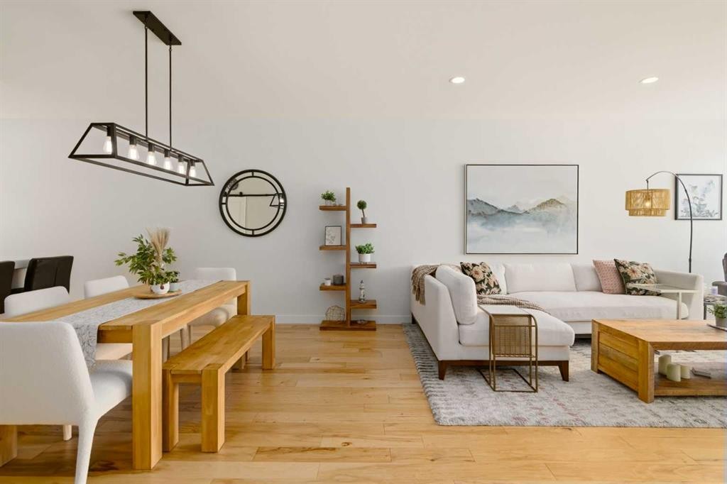 3012 Parkdale Boulevard Nw, Calgary, AB - Indoor Photo Showing Other Room