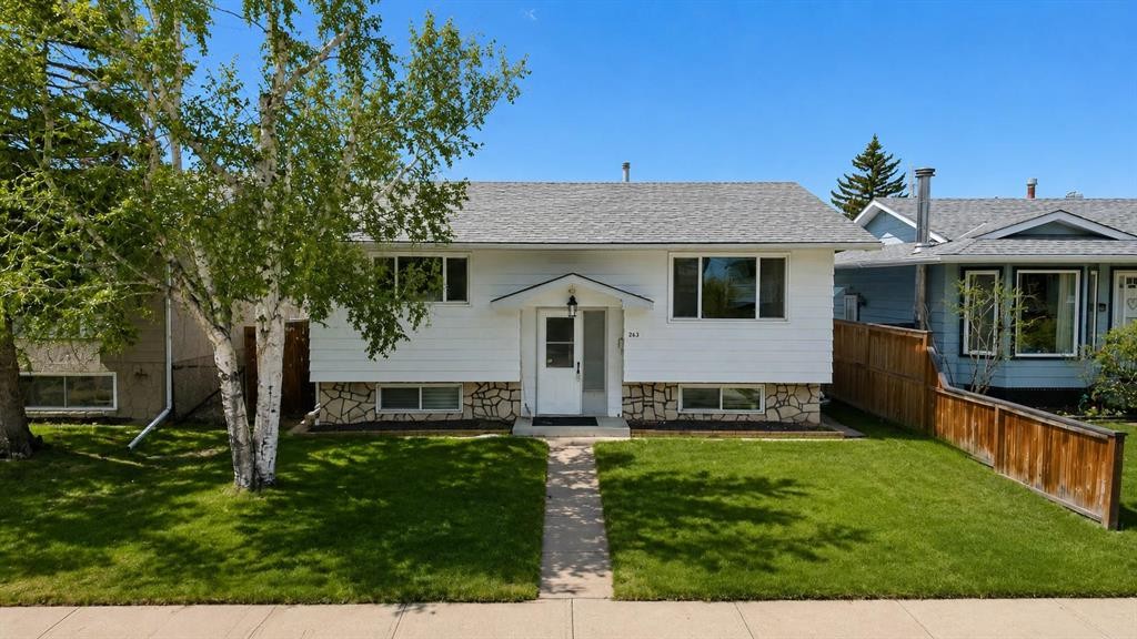 263 Doverview Crescent Se, Calgary, AB - Outdoor
