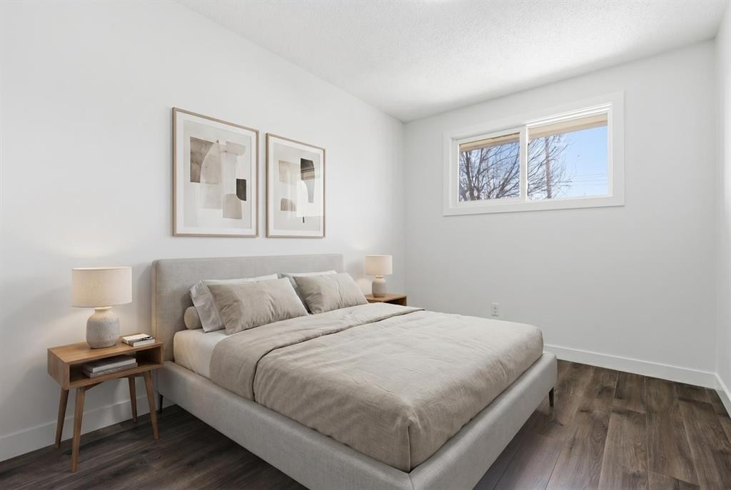 263 Doverview Crescent Se, Calgary, AB - Indoor Photo Showing Bedroom