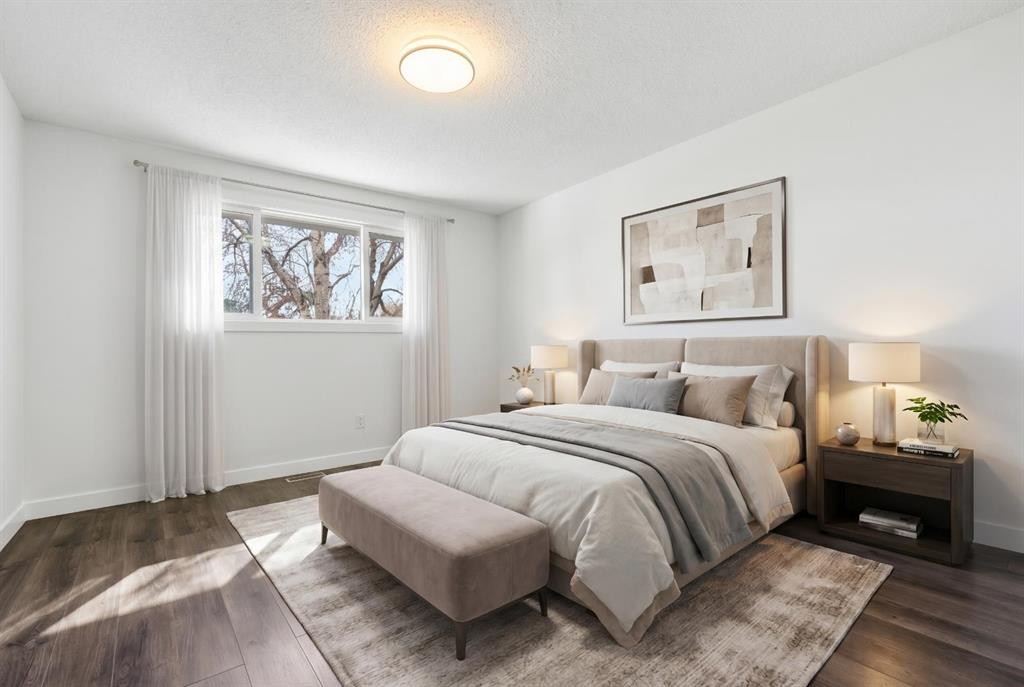 263 Doverview Crescent Se, Calgary, AB - Indoor Photo Showing Bedroom