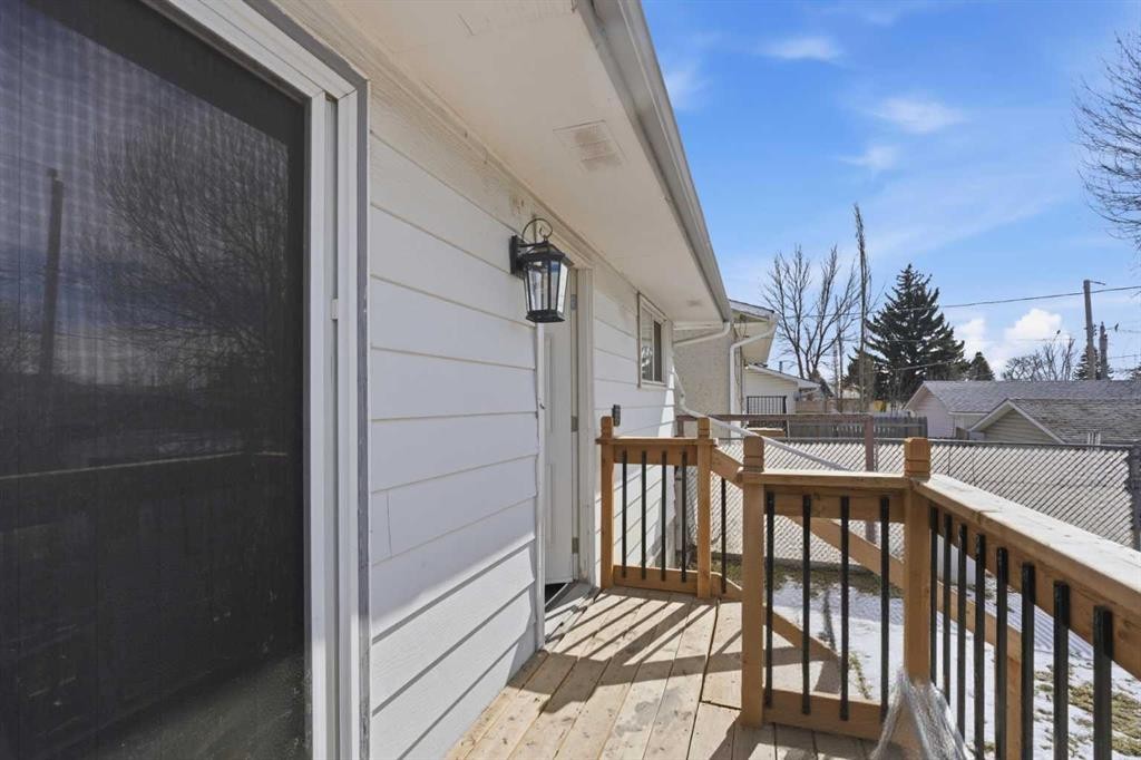 263 Doverview Crescent Se, Calgary, AB - Outdoor With Exterior