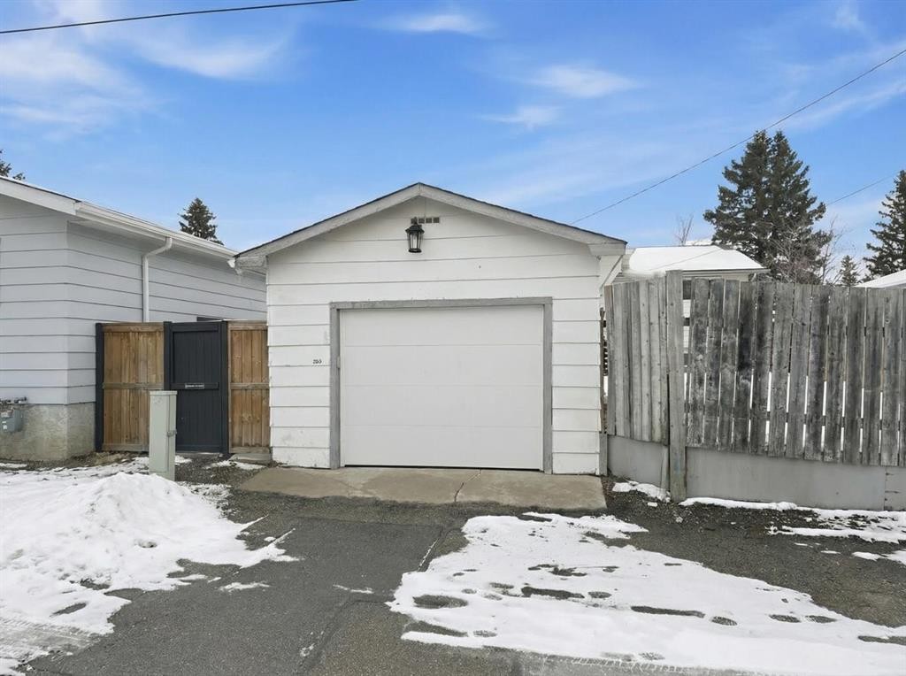 263 Doverview Crescent Se, Calgary, AB - Outdoor