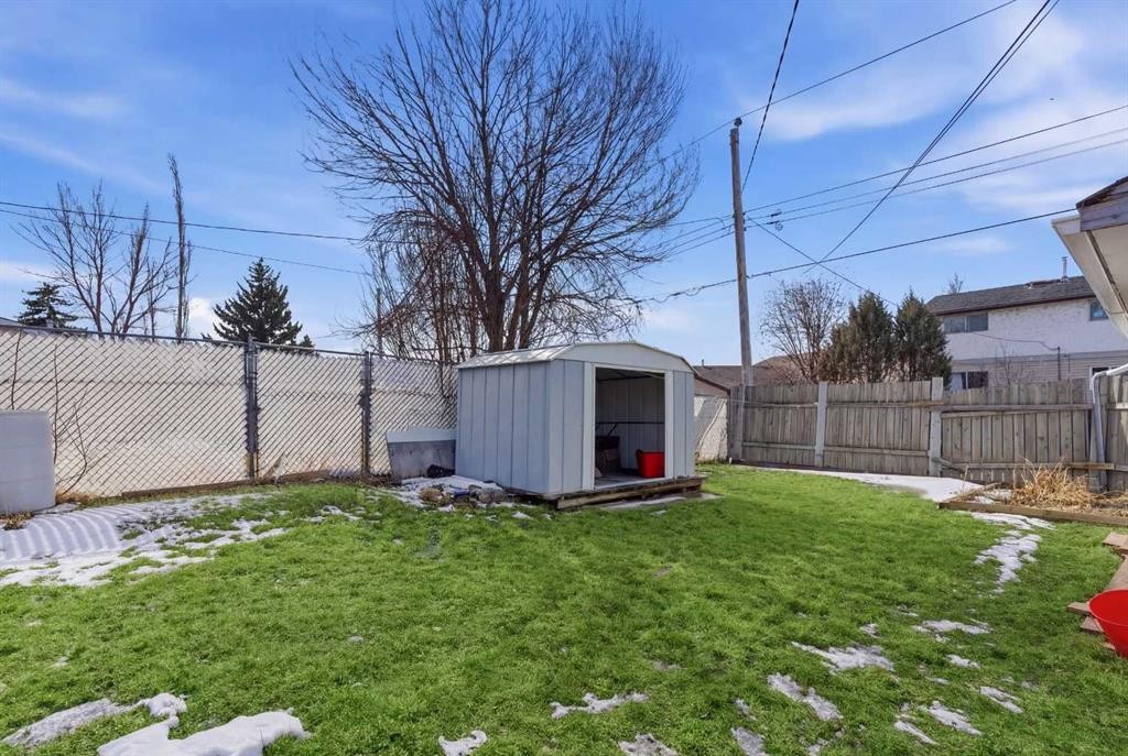263 Doverview Crescent Se, Calgary, AB - Outdoor