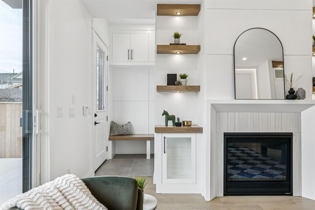 525 32 Street Nw, Calgary, AB - Indoor