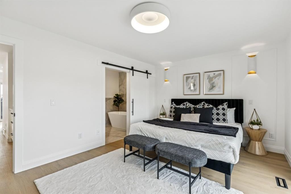 525 32 Street Nw, Calgary, AB - Indoor Photo Showing Bedroom