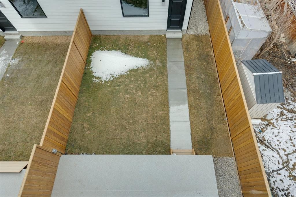 525 32 Street Nw, Calgary, AB - Outdoor With Exterior