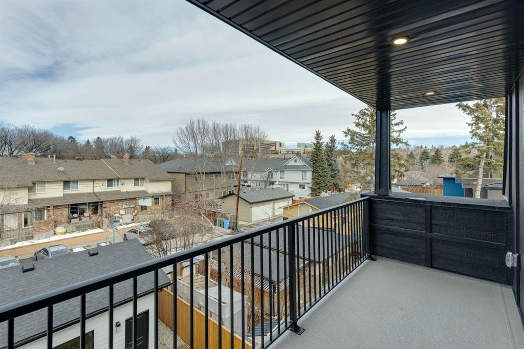 525 32 Street Nw, Calgary, AB - Outdoor With Balcony With Exterior