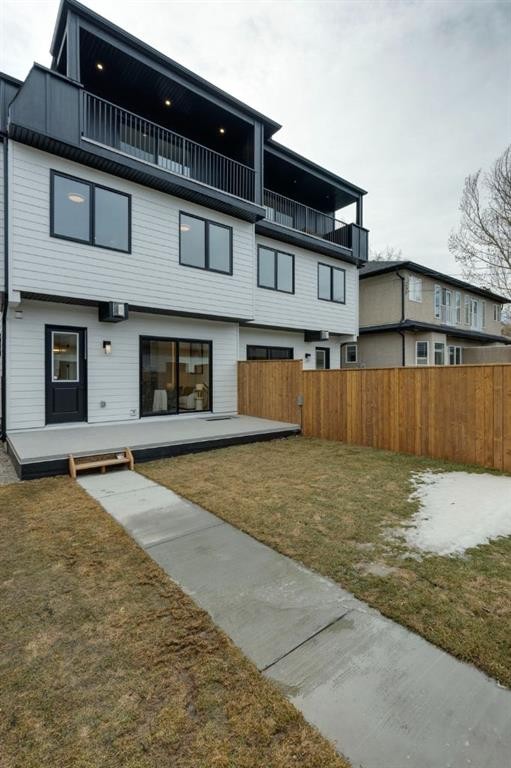 525 32 Street Nw, Calgary, AB - Outdoor