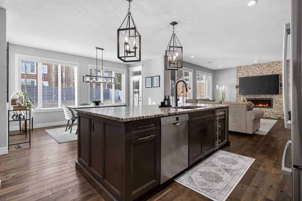 264 Stonemere Close, Chestermere, AB - Indoor Photo Showing Kitchen With Upgraded Kitchen