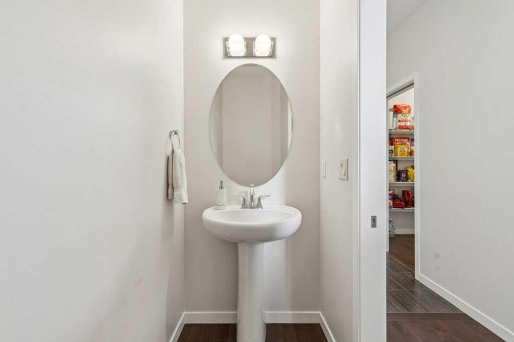 1173 Brightoncrest Common Se, Calgary, AB - Indoor Photo Showing Bathroom