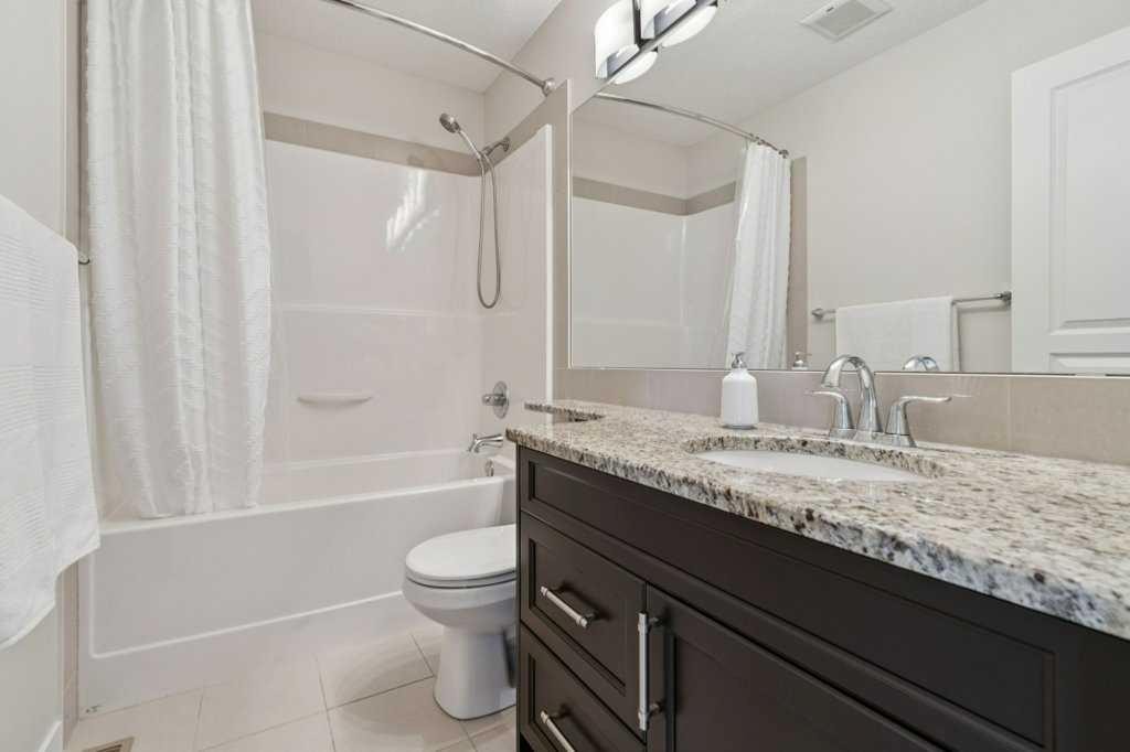 1173 Brightoncrest Common Se, Calgary, AB - Indoor Photo Showing Bathroom
