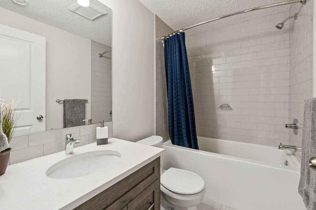 1173 Brightoncrest Common Se, Calgary, AB - Indoor Photo Showing Bathroom