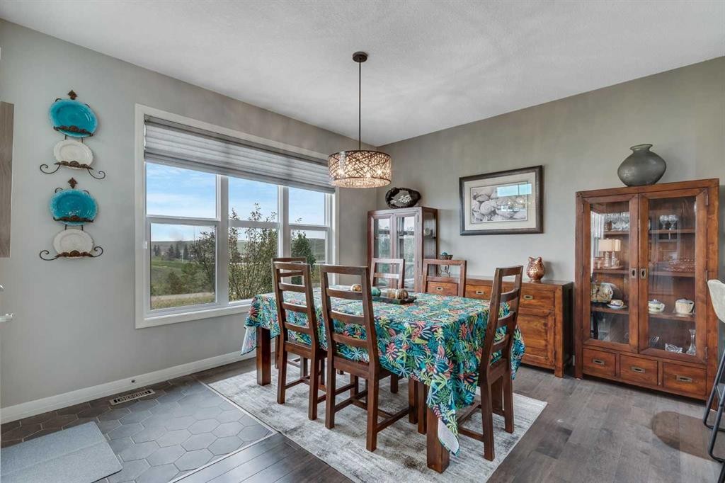 55 Sage Bluff Green Nw, Calgary, AB - Indoor Photo Showing Dining Room