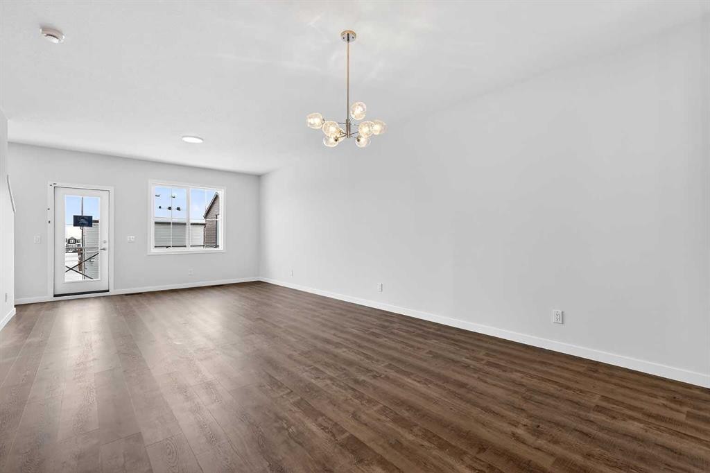 121-1750 Rangeview Drive Se, Calgary, AB - Indoor