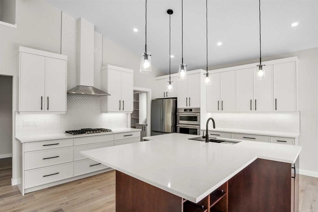 43 Viceroy Crescent, Olds, AB - Indoor Photo Showing Kitchen With Upgraded Kitchen