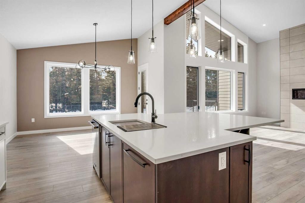 43 Viceroy Crescent, Olds, AB - Indoor Photo Showing Kitchen With Upgraded Kitchen