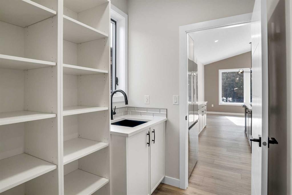 43 Viceroy Crescent, Olds, AB - Indoor With Storage