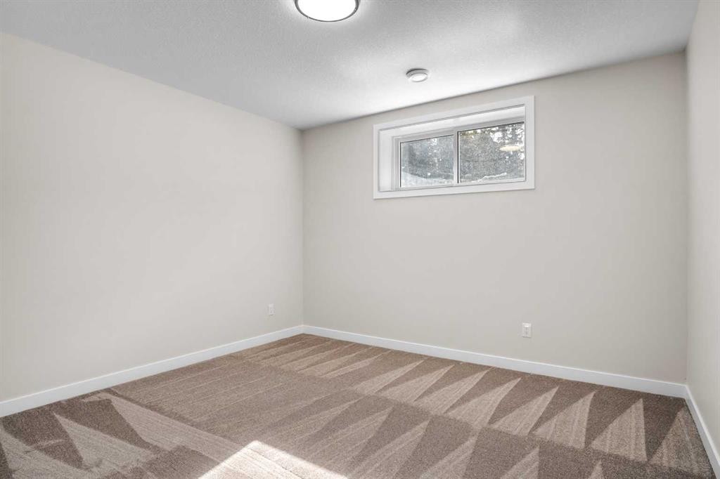 43 Viceroy Crescent, Olds, AB - Indoor Photo Showing Other Room