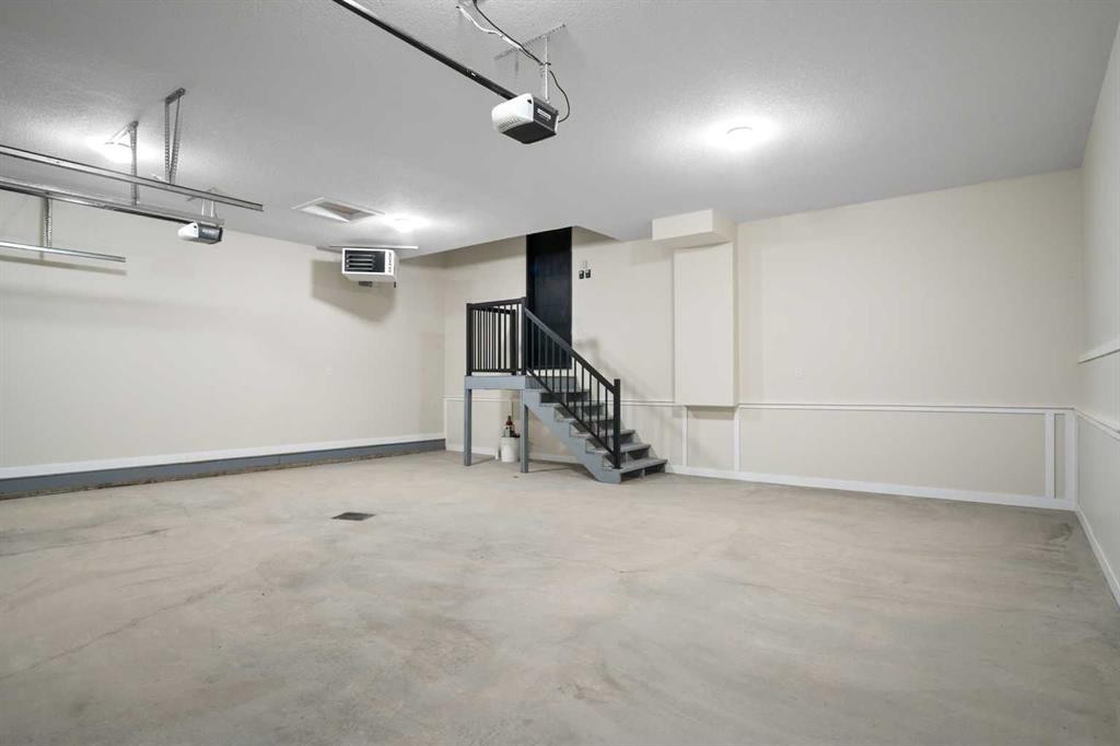 43 Viceroy Crescent, Olds, AB - Indoor Photo Showing Garage