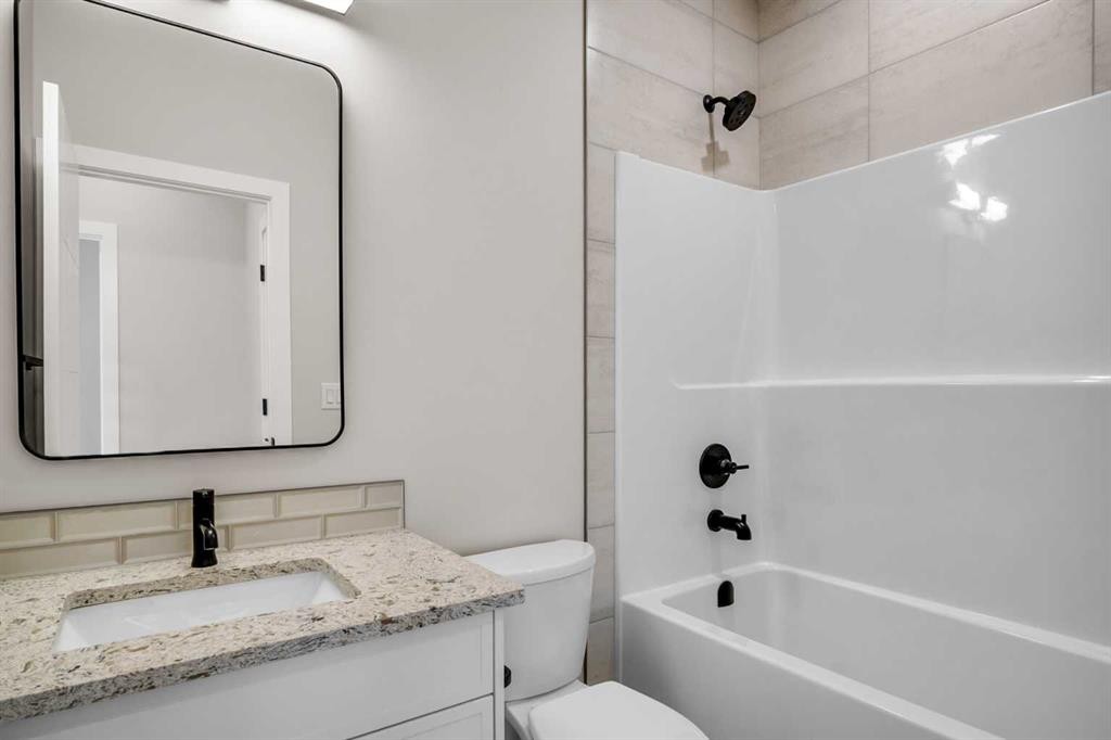 43 Viceroy Crescent, Olds, AB - Indoor Photo Showing Bathroom