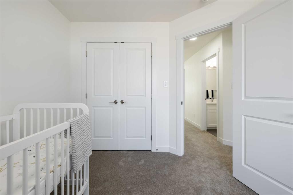 721 Clearview Green, Chestermere, AB - Indoor Photo Showing Bedroom