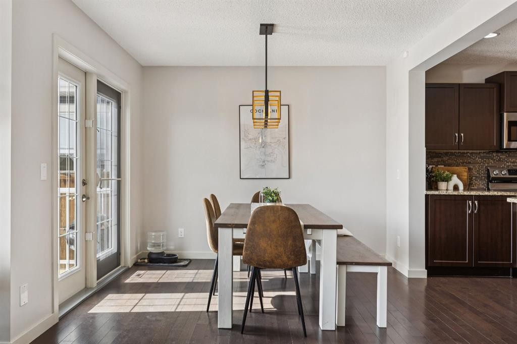 298 River Heights Crescent, Cochrane, AB - Indoor