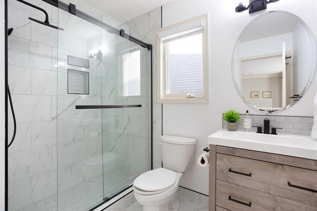 90 Discovery Ridge Road Sw, Calgary, AB