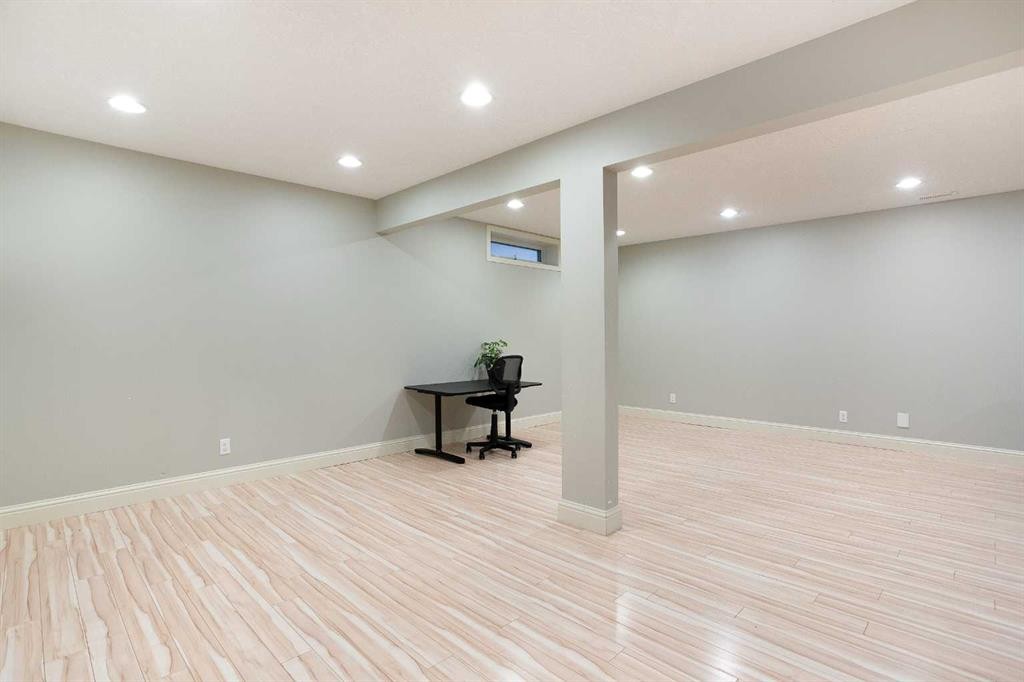 90 Discovery Ridge Road Sw, Calgary, AB