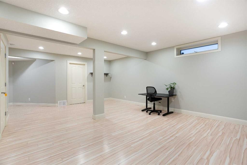 90 Discovery Ridge Road Sw, Calgary, AB