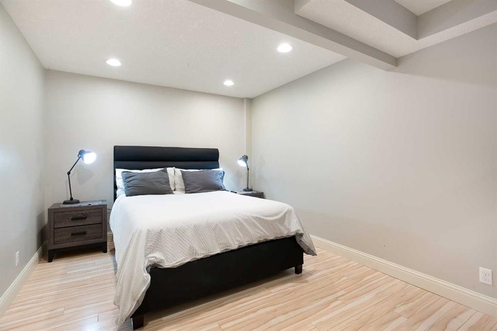 90 Discovery Ridge Road Sw, Calgary, AB