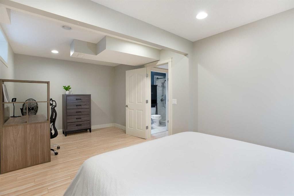 90 Discovery Ridge Road Sw, Calgary, AB