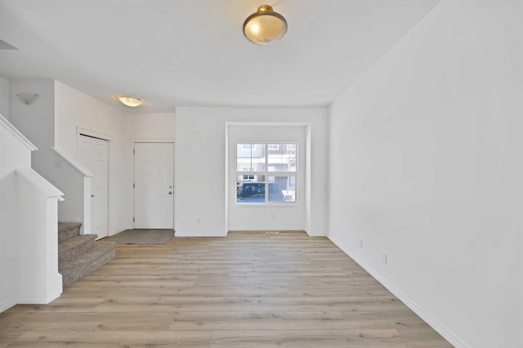 3503-111 Tarawood Lane Ne, Calgary, AB - Indoor Photo Showing Other Room
