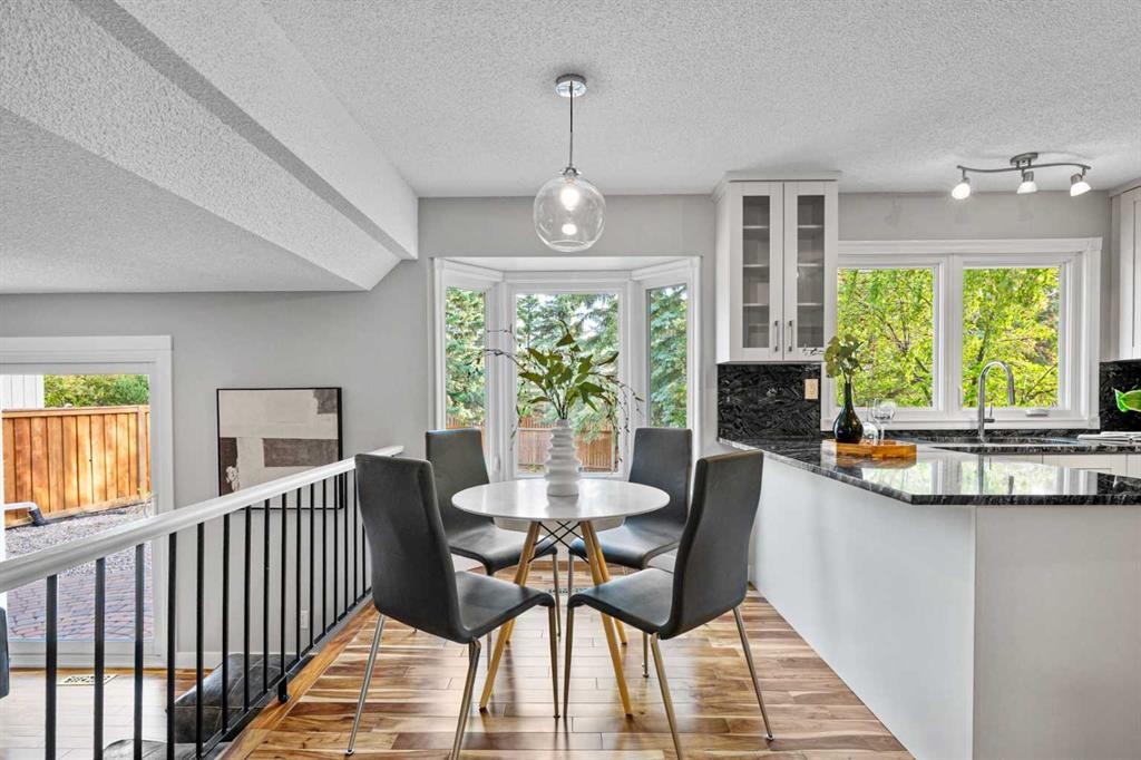 308 Parkridge Green Se, Calgary, AB - Indoor Photo Showing Dining Room
