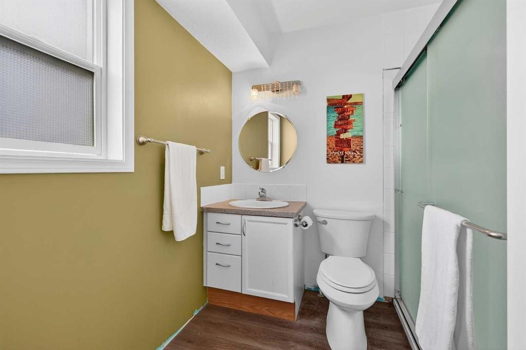 1175 Strathcona Road, Strathmore, AB - Indoor Photo Showing Bathroom
