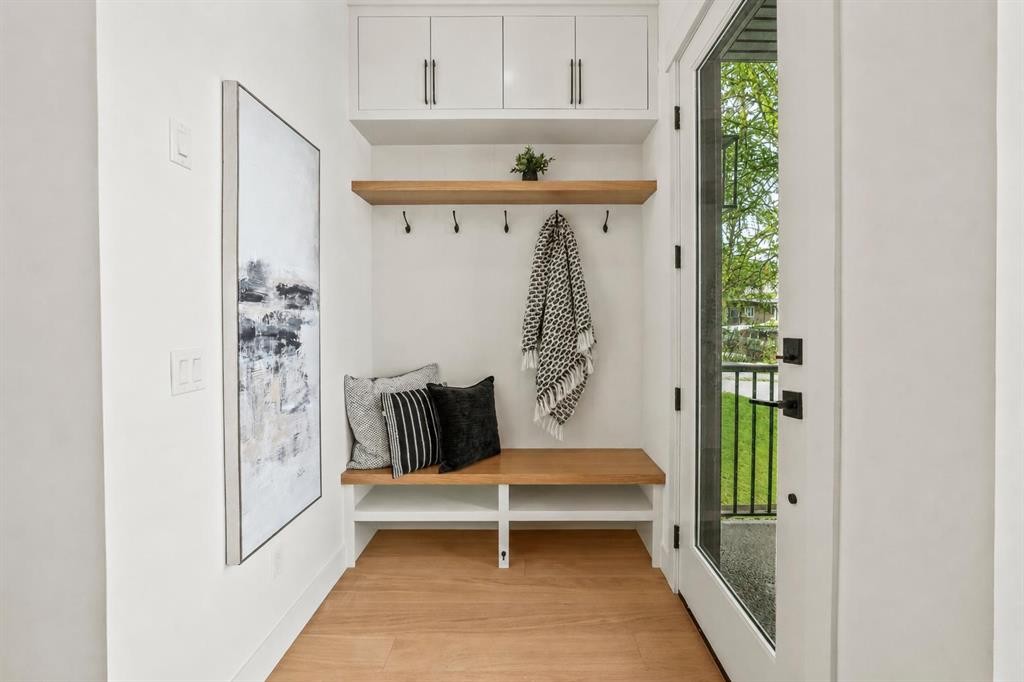 2421 25 Avenue Nw, Calgary, AB