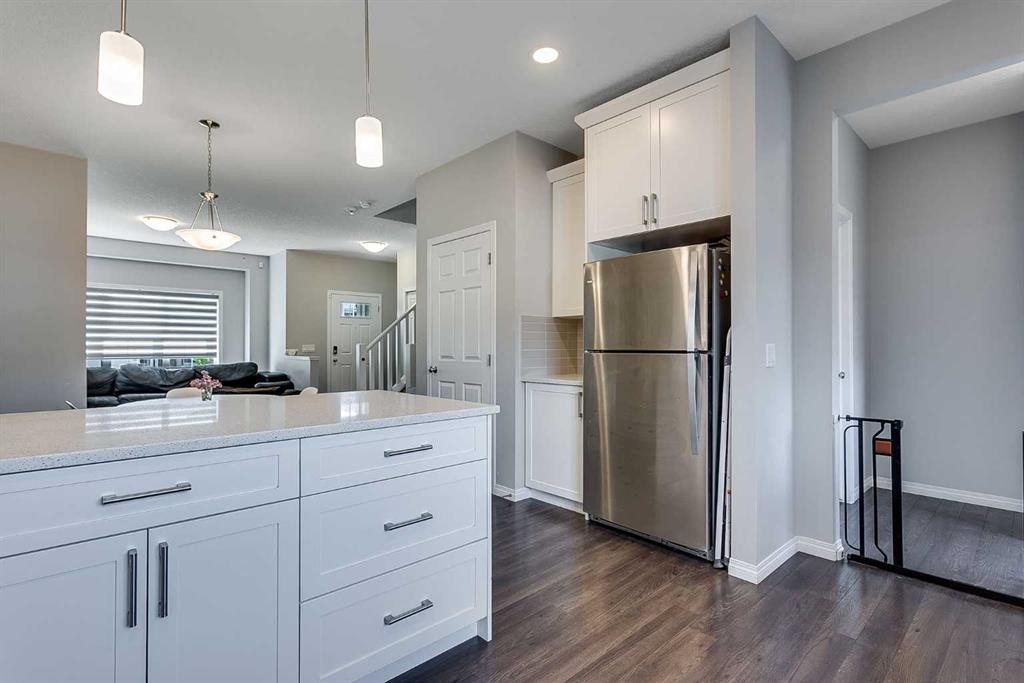 254 Walgrove Terrace Se, Calgary, AB - Indoor Photo Showing Kitchen With Upgraded Kitchen