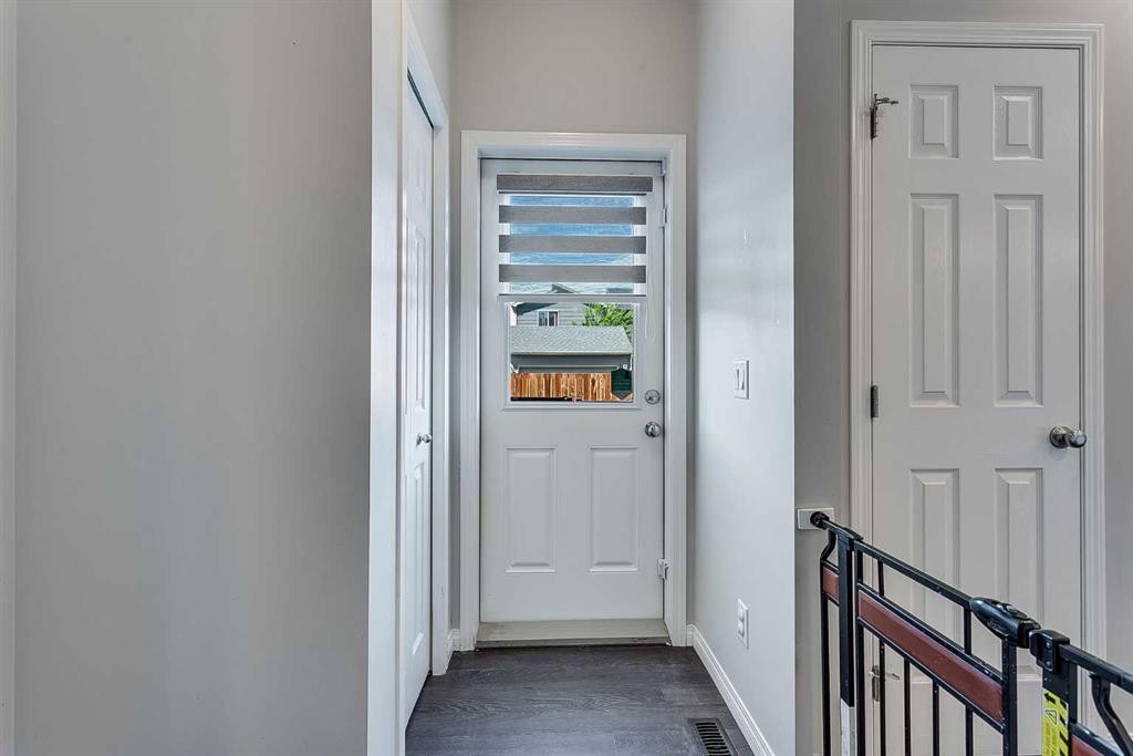 254 Walgrove Terrace Se, Calgary, AB - Indoor Photo Showing Other Room