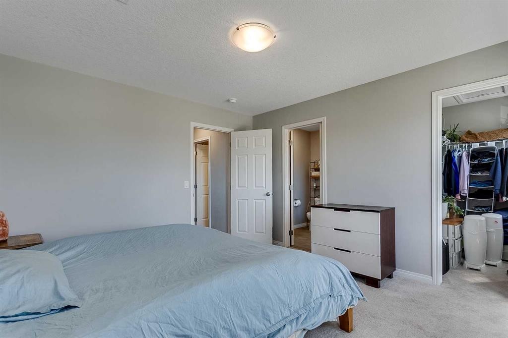 254 Walgrove Terrace Se, Calgary, AB - Indoor Photo Showing Bedroom