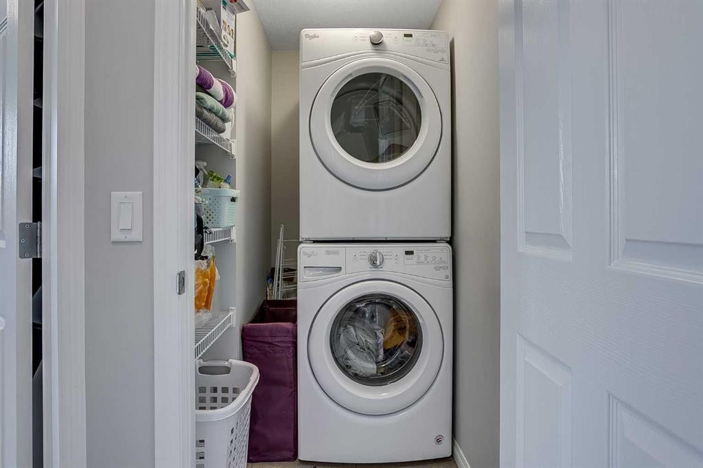 254 Walgrove Terrace Se, Calgary, AB - Indoor Photo Showing Laundry Room