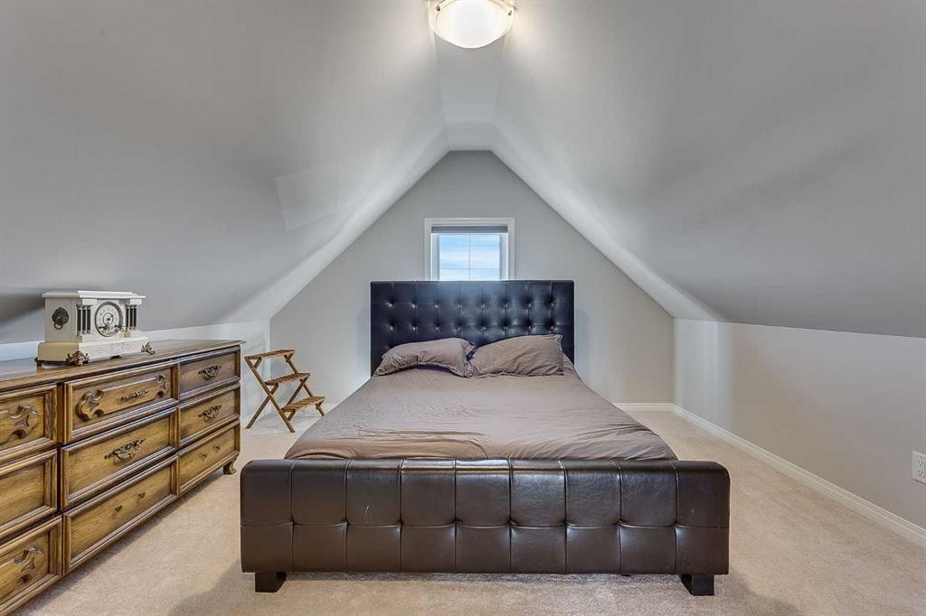 254 Walgrove Terrace Se, Calgary, AB - Indoor Photo Showing Bedroom
