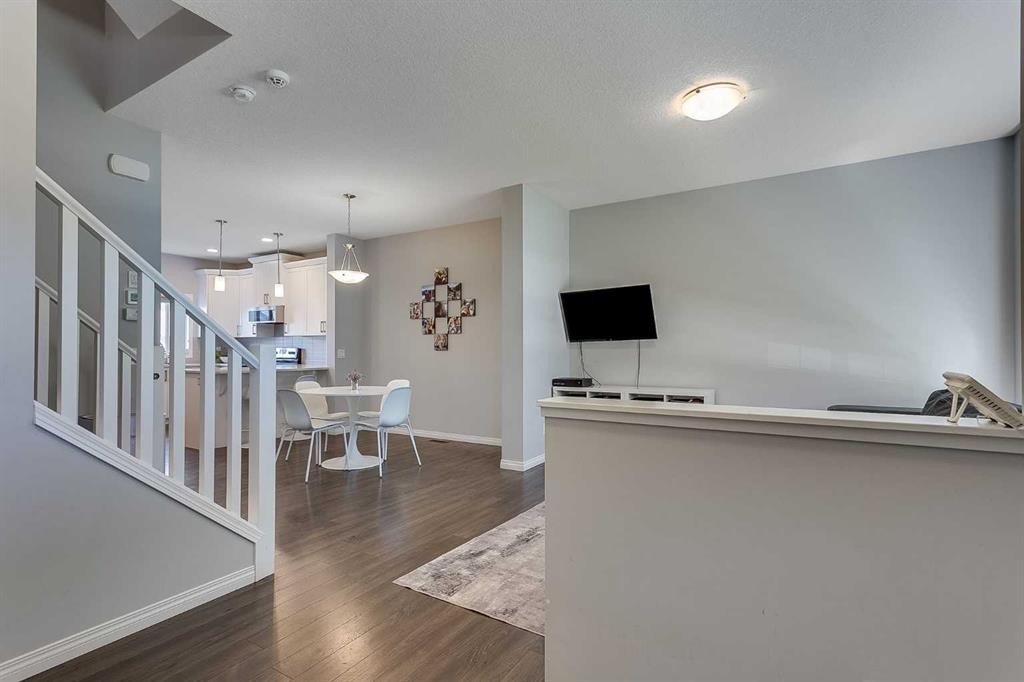 254 Walgrove Terrace Se, Calgary, AB - Indoor Photo Showing Other Room