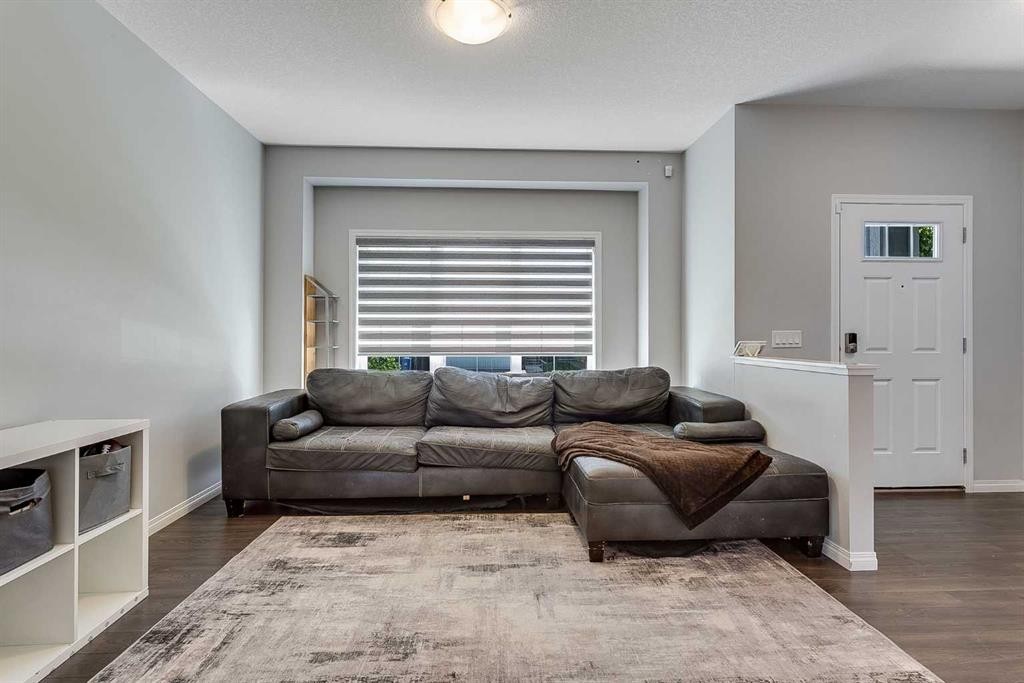 254 Walgrove Terrace Se, Calgary, AB - Indoor Photo Showing Living Room