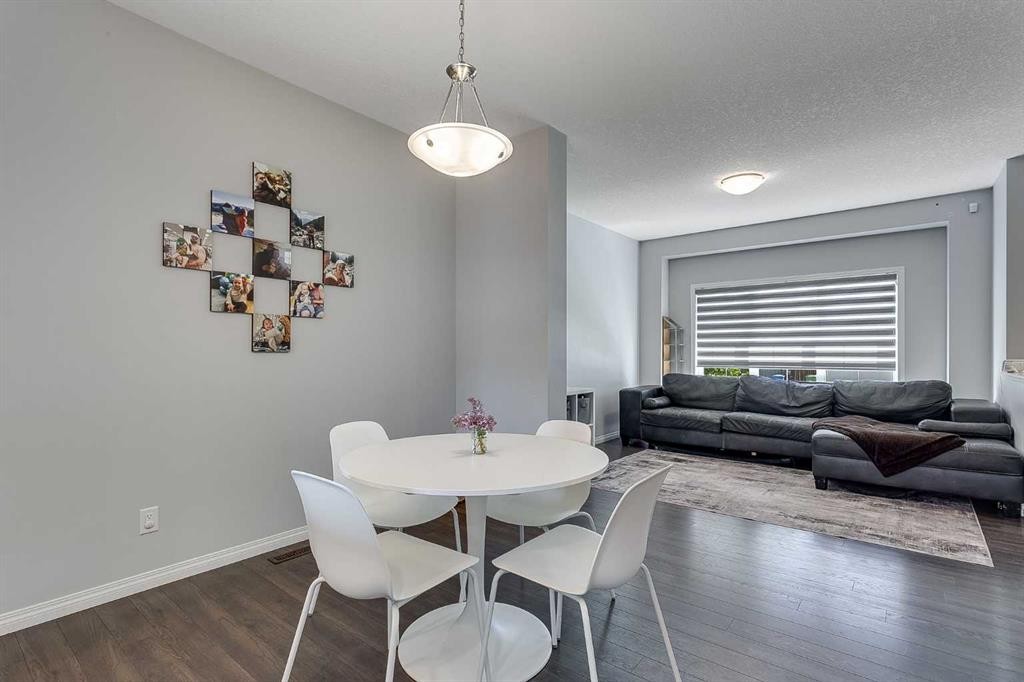 254 Walgrove Terrace Se, Calgary, AB - Indoor Photo Showing Dining Room