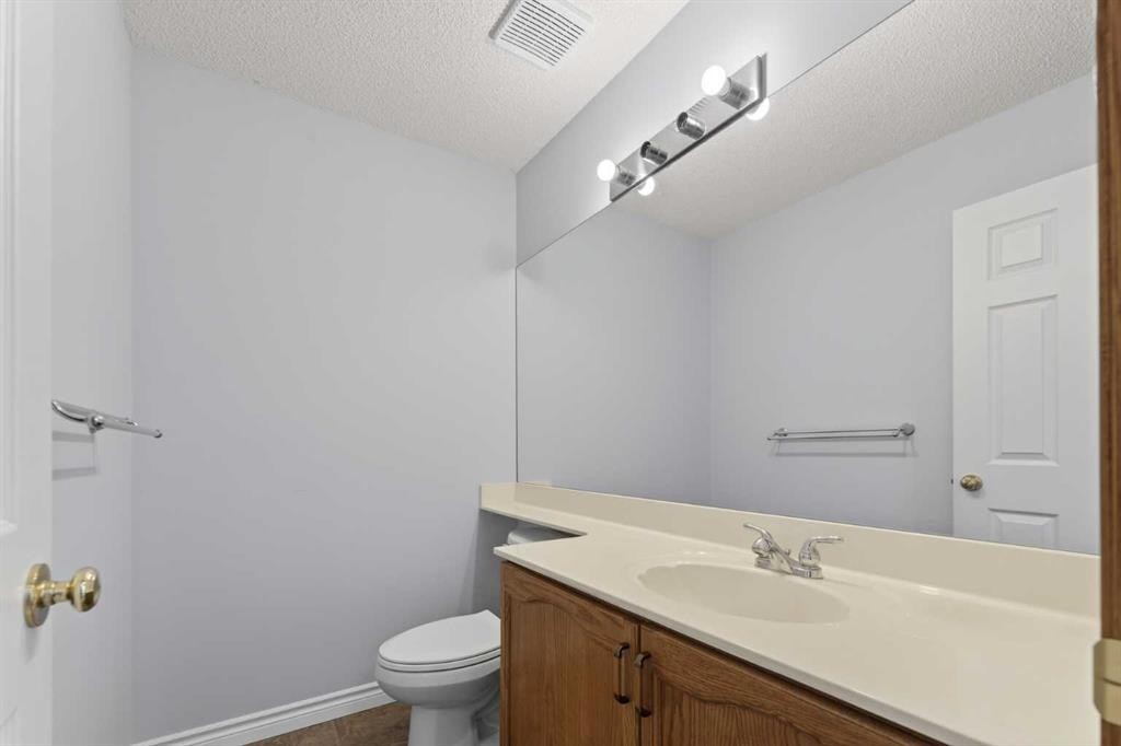 88 Scenic Gardens Nw, Calgary, AB - Indoor Photo Showing Bathroom