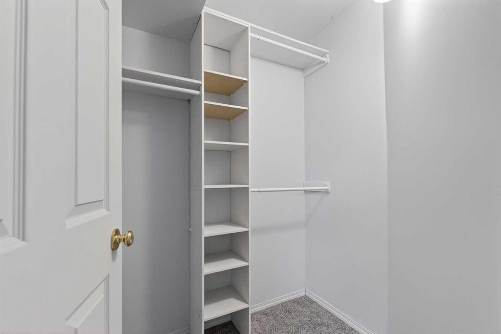 88 Scenic Gardens Nw, Calgary, AB - Indoor With Storage