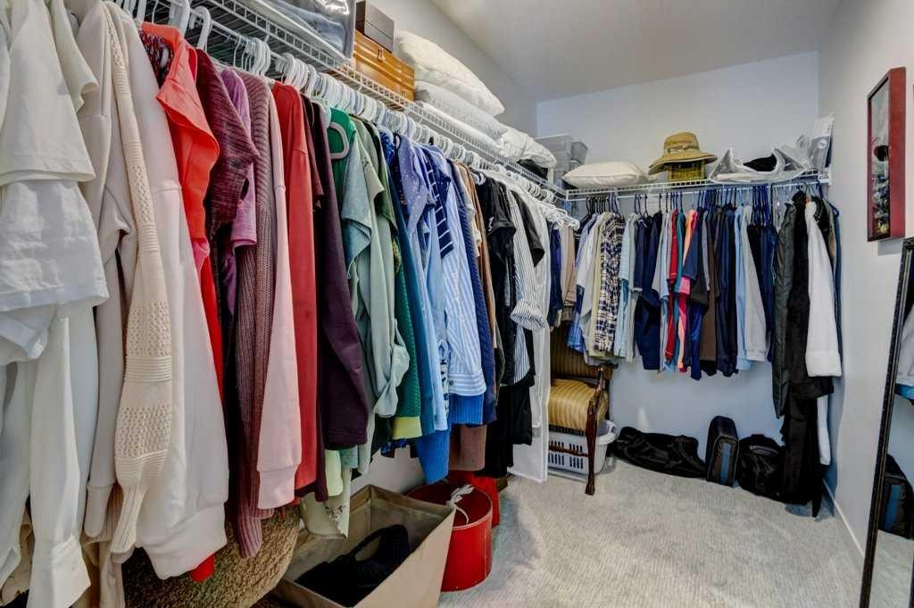 444 Legacy Point Se, Calgary, AB - Indoor With Storage