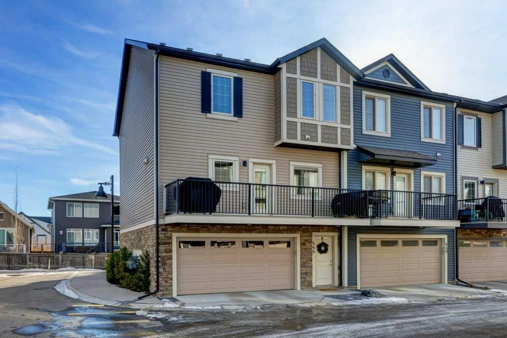444 Legacy Point Se, Calgary, AB - Outdoor With Facade