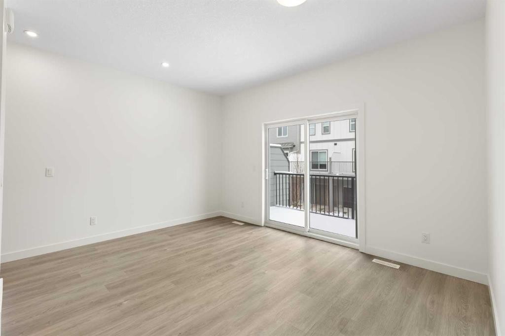 116-2231 81St Street Sw, Calgary, AB - Indoor Photo Showing Bathroom